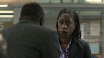 Luther.S02E01.UNCUT.1080p.BluRay.x264 iNGOT.CZ EN.HDclub.sk.mkv snapshot 32.11.560