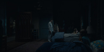 The.Haunting.of.House.Hill.S01E01.PROPER.1080p.WEBRip.X264 DEFLATE.mkv snapshot 02.33 [2018.10.12 23