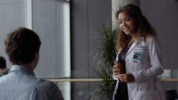 The.Good.Doctor.S01E01.Burnt.Food.1080p.AMZN.WEB DL.DD5.1.H.264 QOQ.mkv snapshot 34.02 [2018.10.27 2