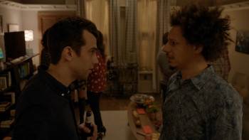 Man.Seeking.Woman.S03E01.Futon.1080p.WEB DL.DD5.1.H264 BTN.CZ.HDclub.mkv snapshot 18.19 [2019.02.11 