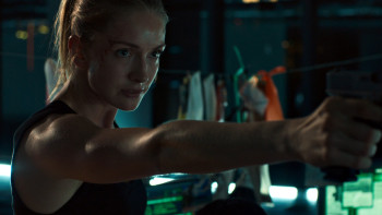 Strike.Back.S07E01.1080p.AMZN.WEB DL.DDP5.1.H.264 NTb.CZ EN.Hdclub.mkv snapshot 35.52 [2019.03.04 19
