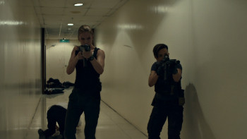 Strike.Back.S07E01.1080p.AMZN.WEB DL.DDP5.1.H.264 NTb.CZ EN.Hdclub.mkv snapshot 41.34 [2019.03.04 19