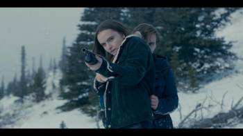 Tin.Star.S02E01.Prairie.Gothic.1080p.AMZN.WEB DL.DDP5.1.H.264 NTb.CZ.HDclub.mkv snapshot 01.50 [2019