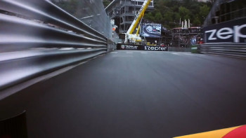 Formula.1.Drive.to.Survive.S01E01.1080p.WEB.X264 AMRAP.CZsub.mkv snapshot 02.58 [2019.04.10 22.59.55