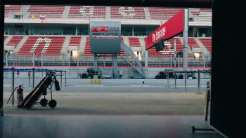 Formula.1.Drive.to.Survive.S01E01.1080p.WEB.X264 AMRAP.CZsub.mkv snapshot 00.16 [2019.04.10 22.59.40