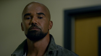 S.W.A.T.2017.S02E01.Shaky.Town.1080p.AMZN.WEB DL.DD+5.1.H.264 AJP69.CZ EN.mkv snapshot 39.36 [2019.0