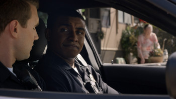 S.W.A.T.2017.S02E01.Shaky.Town.1080p.AMZN.WEB DL.DD+5.1.H.264 AJP69.CZ EN.mkv snapshot 08.30 [2019.0