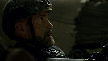 S.W.A.T.2017.S02E01.Shaky.Town.1080p.AMZN.WEB DL.DD+5.1.H.264 AJP69.CZ EN.mkv snapshot 19.20 [2019.0