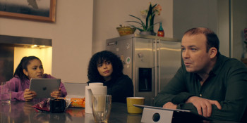 Years.And.Years.S01E02.1080p.AMZN.WEB DL.DDP5.1.H.264 Monkee.mkv snapshot 03.20 [2019.07.03 16.59.15