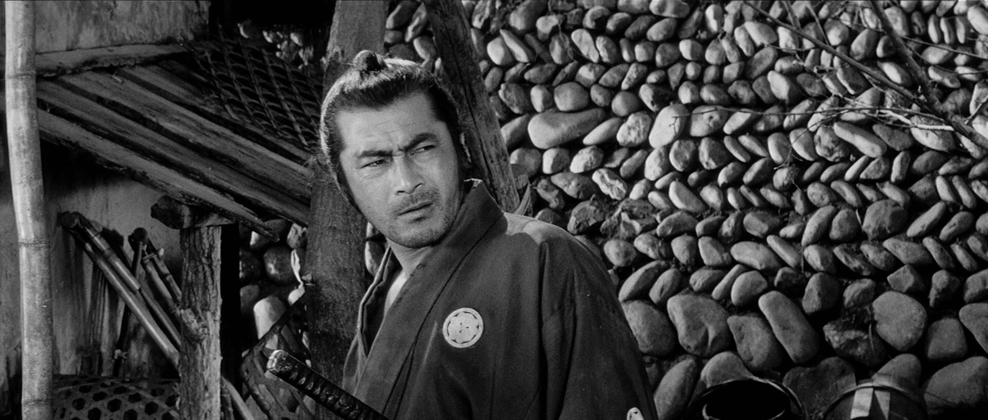 Yojimbo.1961.1080p.BluRay.x264 CiNEFiLE.CZsub.mkv snapshot 00.05.46 [2019.08.08 14.53.17]