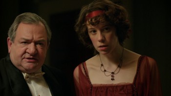 An.Inspector.Calls.2015.1080p.AMZN.WEB DL.DDP5.1.H.264 DBS.cz en.mkv snapshot 00.31.22.000