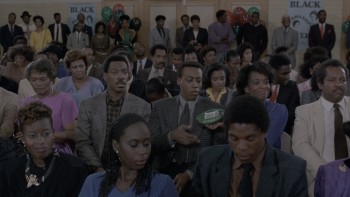 Coming.to.America.1988.2160p.UHD.BluRay.x265.10bit.HDR.DTS HD.MA.5.1 SWTYBLZ.cz en.mkv snapshot 00.4