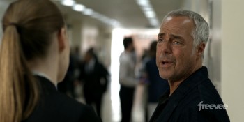 Bosch.Legacy.S01E01.The.Wrong.Side.of.Goodbye.1080p.AMZN.WEB DL.DDP5.1.H.264 NTb.czsubs.mkv snapshot