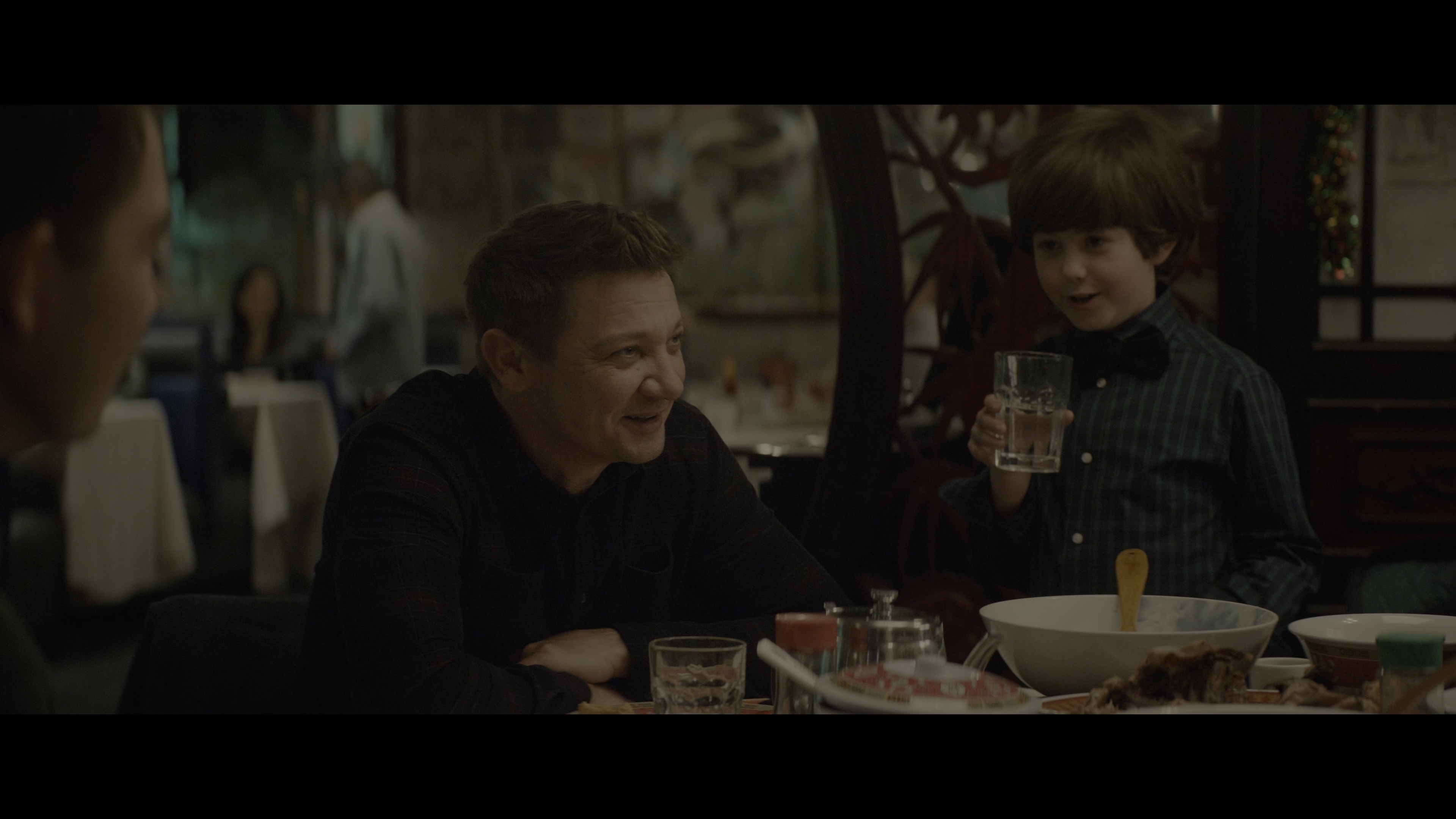 Hawkeye.2021.S01E01.Never.Meet.Your.Heroes.2160p.WEB DL.DDP5.1.Atmos.HDR.HEVC TEPES.cz sk.mkv snapsh