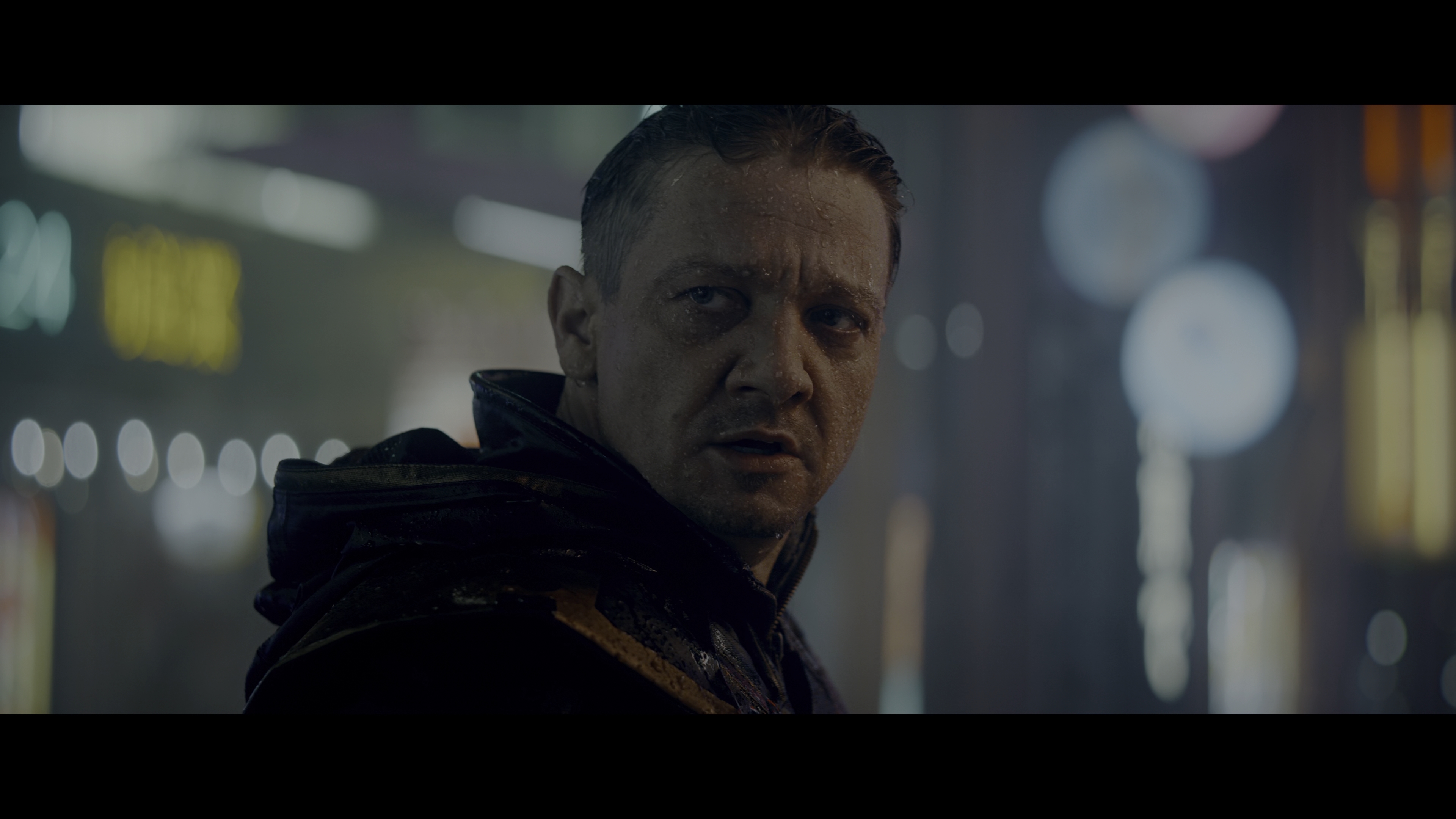 Hawkeye.2021.S01E01.Never.Meet.Your.Heroes.2160p.WEB DL.DDP5.1.Atmos.HDR.HEVC TEPES.cz sk.mkv snapsh