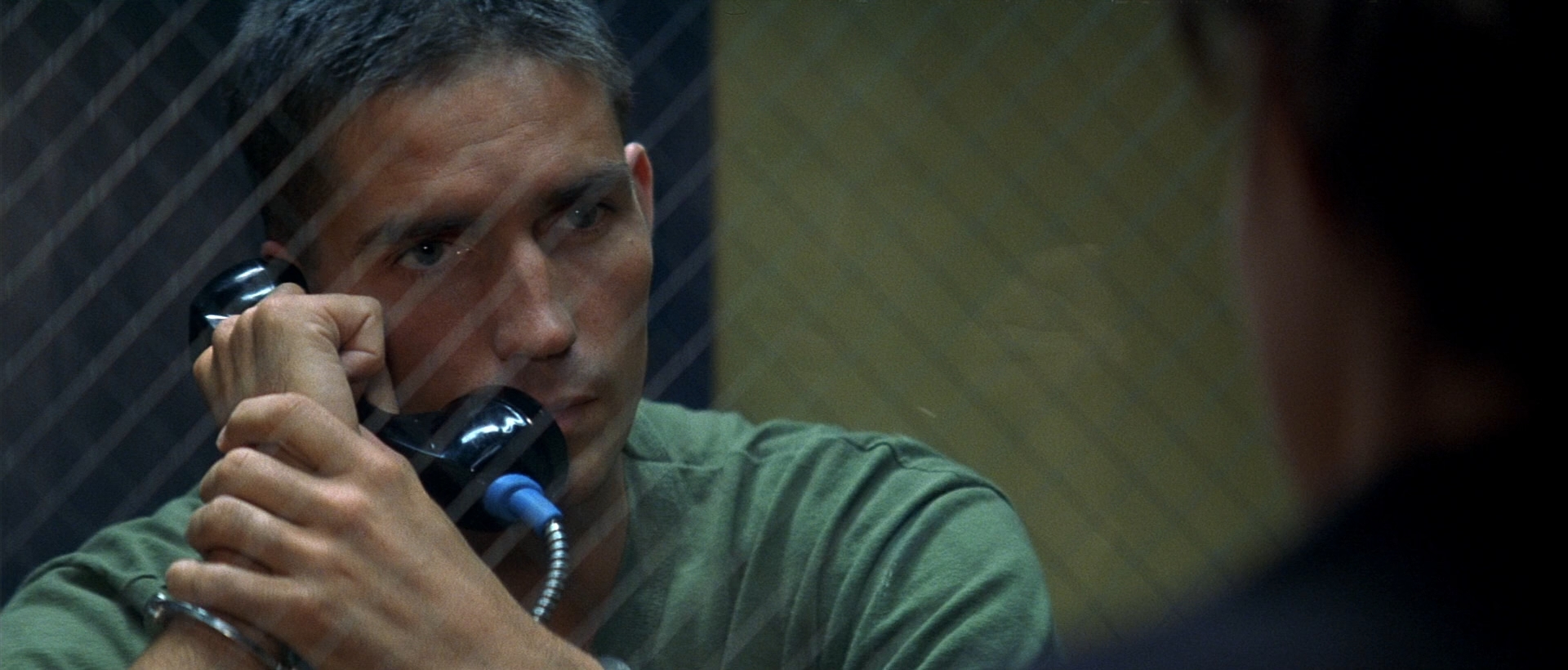 High.Crimes.2002.1080p.BluRay.DTS.x264 LolHD.CZ EN.mkv snapshot 00.17.00.937