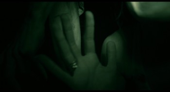 Quarantine 2008 1080p BluRay x264 PROPER RETREAT.CZ EN.mkv snapshot 01.21.35.190