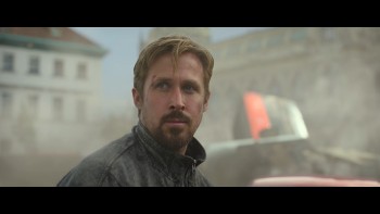 The.Gray.Man.2022.1080p.NF.WEB DL.DDP5.1.Atmos.x264 SMURF.CZ EN.mkv snapshot 01.17.52.542